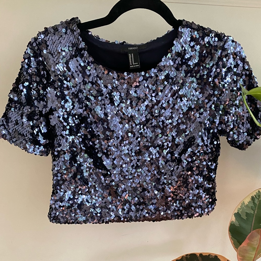 Navy sequin crop top ✨